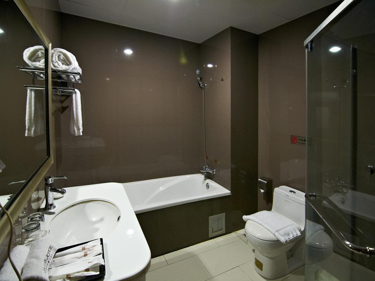 James Joyce Coffetel Hotel Guangzhou Shi Jing City Square Branch Екстер'єр фото