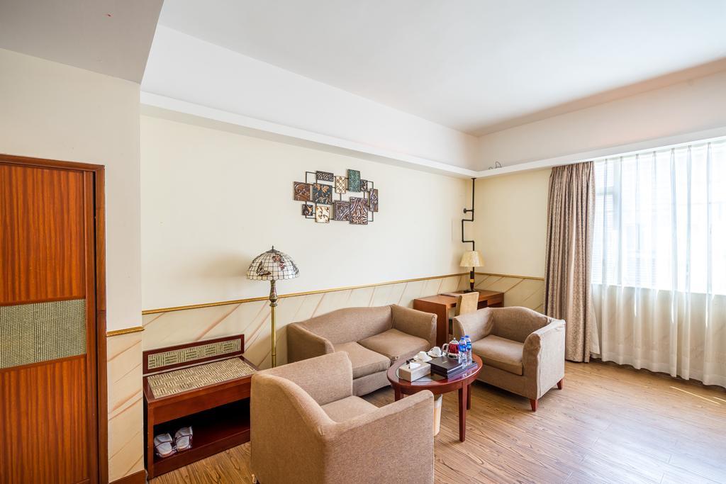 James Joyce Coffetel Hotel Guangzhou Shi Jing City Square Branch Екстер'єр фото