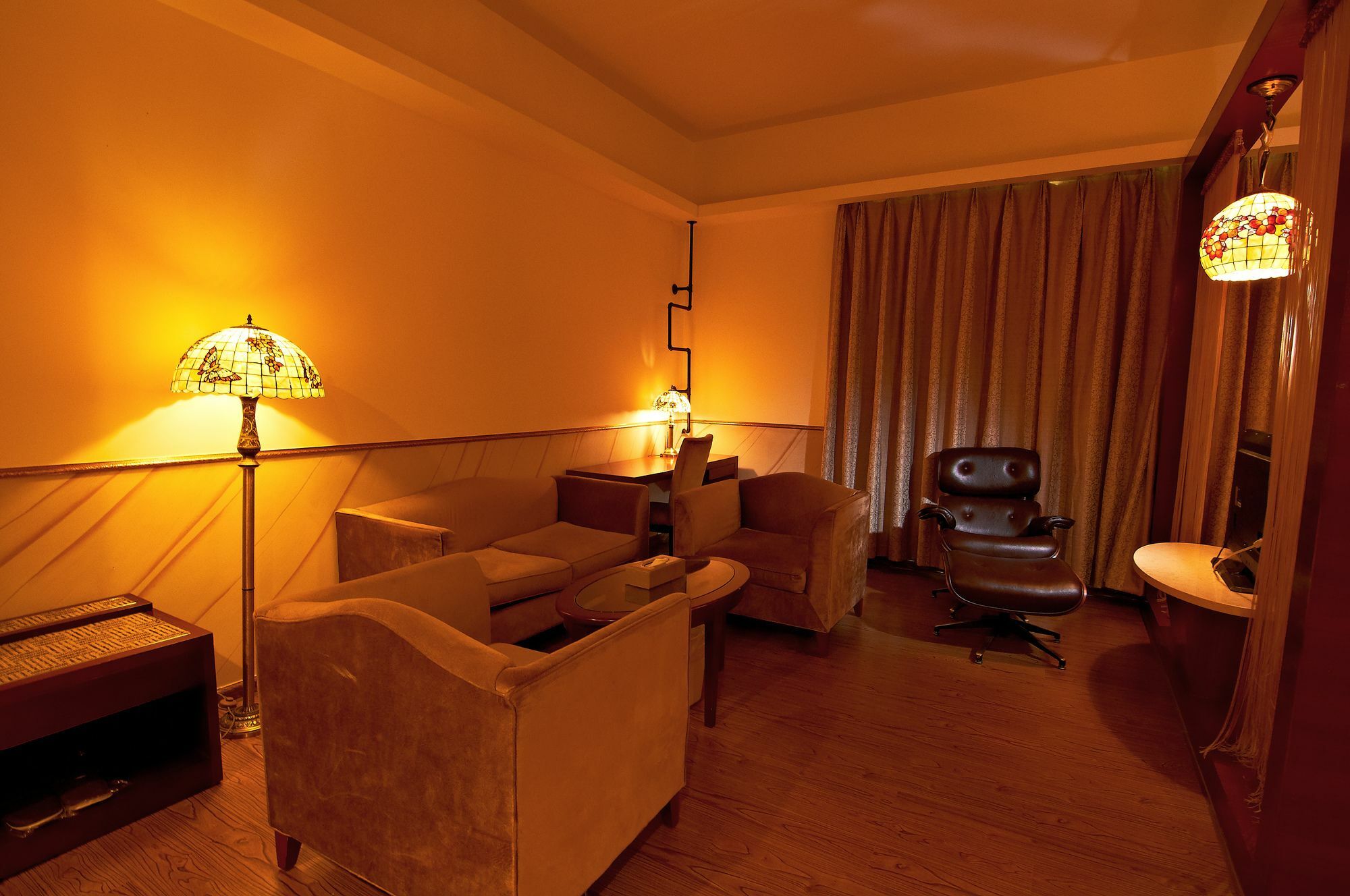 James Joyce Coffetel Hotel Guangzhou Shi Jing City Square Branch Екстер'єр фото
