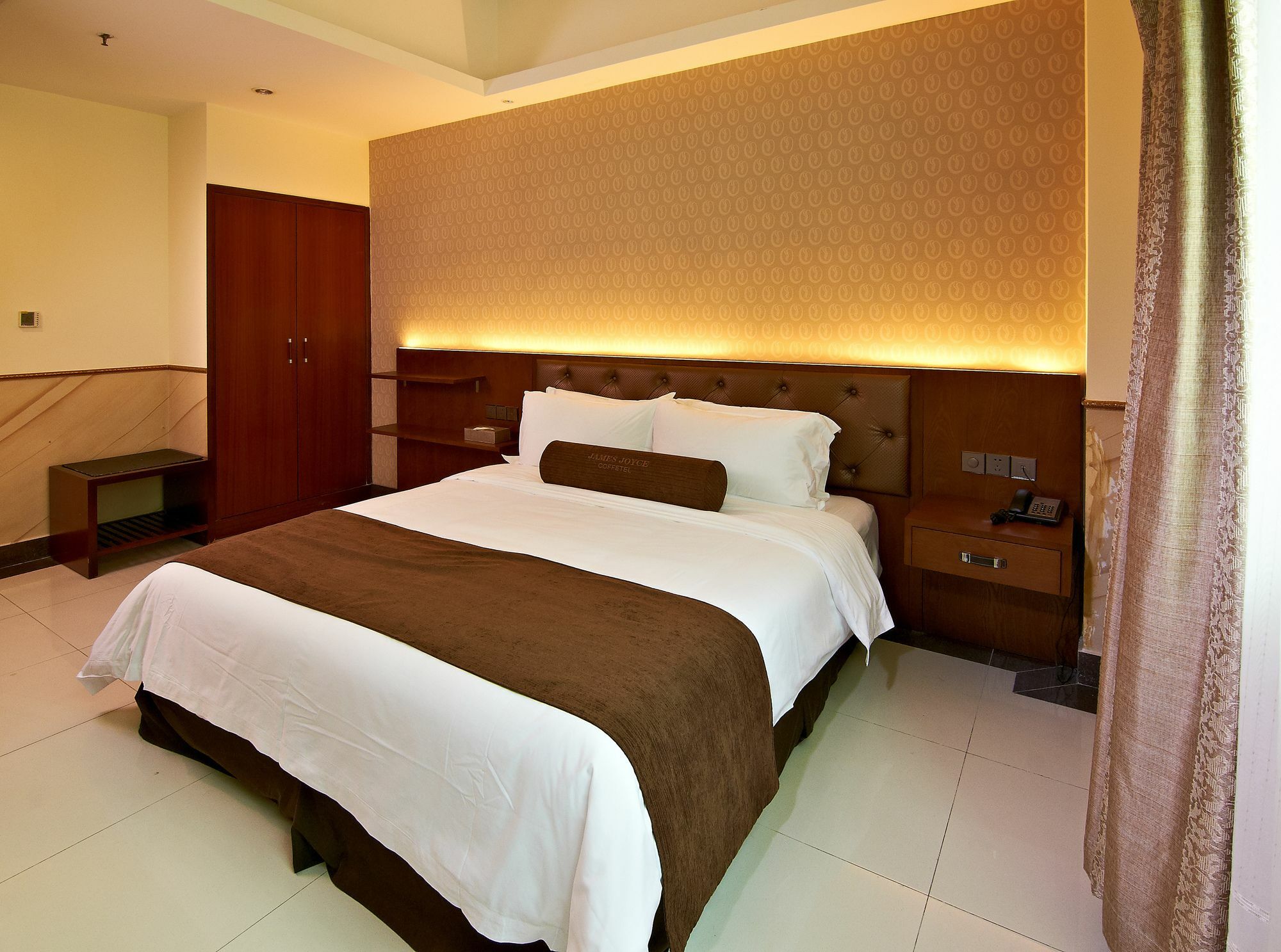 James Joyce Coffetel Hotel Guangzhou Shi Jing City Square Branch Екстер'єр фото